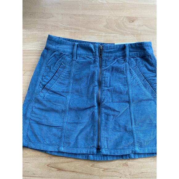 NWT-American Eagle A-Line Corduroy Skirt Size 4 - Picture 1 of 4